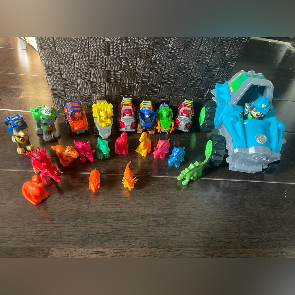 Paw Patrol Dinosaur rescue Vehicle and Dino Playset